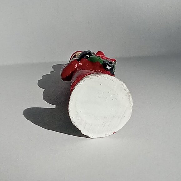 ๐ฏ 10 for $12 / Christmas Village Person holding Wreath - Picture 6 of 8